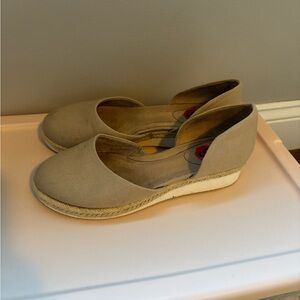 Life Stride Beige Espadrille Flats